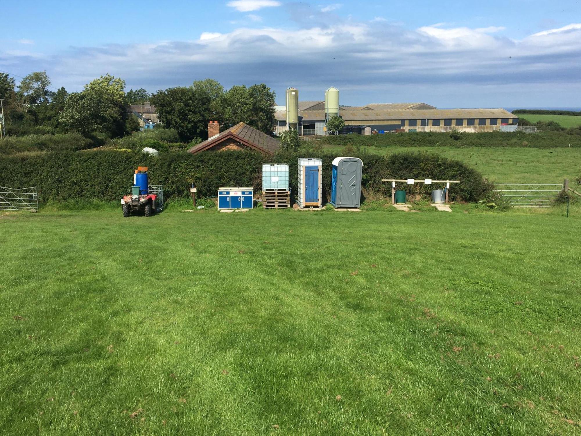 فندق Carreg Y Gwynt Campsite - Touring And Tent Pitches Llanarth  المظهر الخارجي الصورة